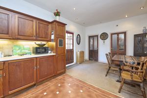 Photo 26- click for photo gallery